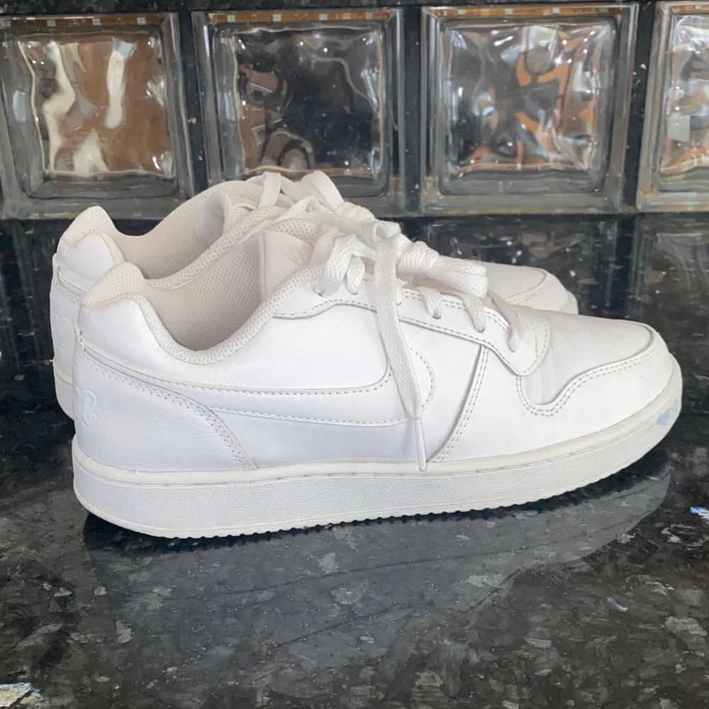 Nike Ebernon Low Casual White Athletic Shoes Sneakers Size 7.5 AQ1779-100